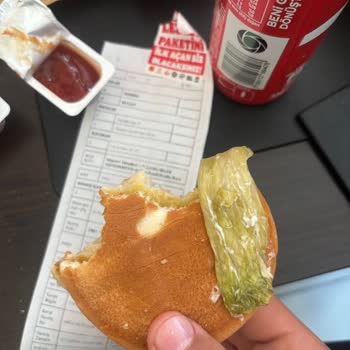 Bozuk Marul Nedeniyle Burger King Şubesinde Hijyen Şikayeti Ve İade Talebi