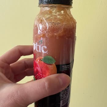 Exotic Nar Portakal Suyu Şişesi Patladı Ve Bozuldu