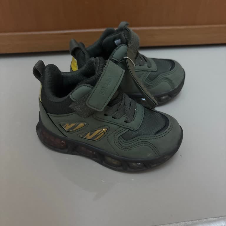 Vicco Çocuk Ayakkabısının Yağmurda Hızlı Su Alması