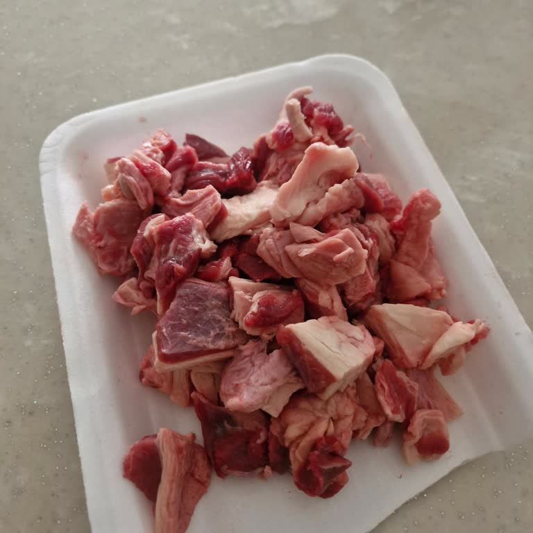 Migros'tan 930 TL'ye Alınan Dana Kuşbaşı Etin Yağ Oranı Aşırı Yüksek