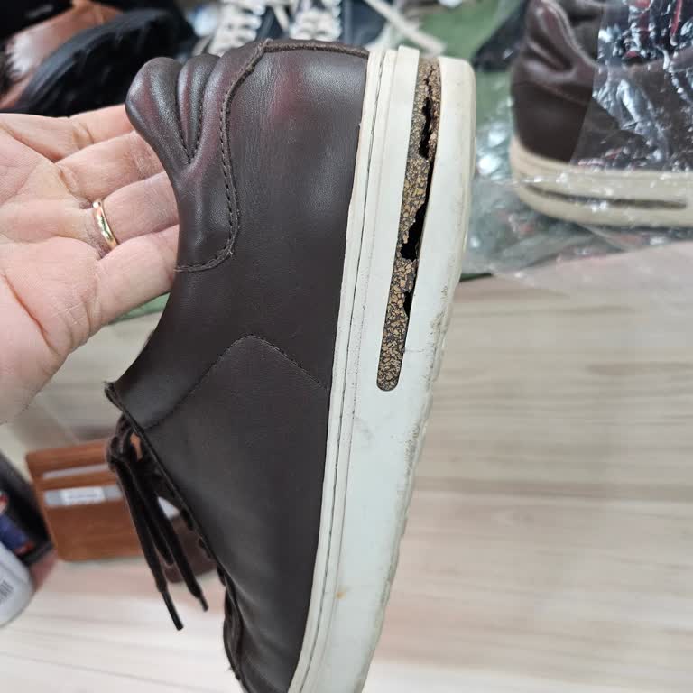 Mantar Tabanlı Birkenstock Ayakkabısında Üretim Hatası İddiası