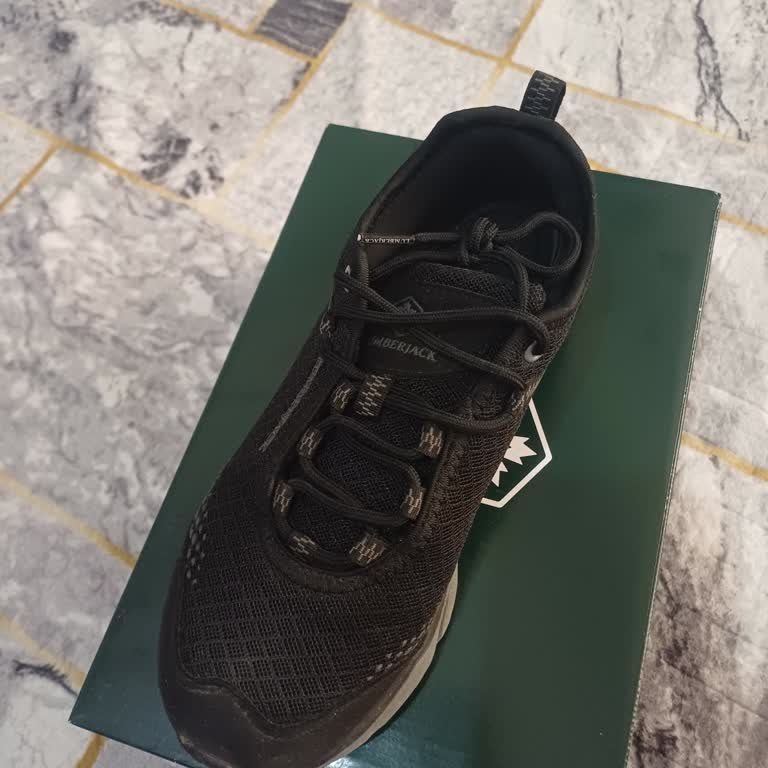 Aşırı Terleme Ve Kötü Koku Nedeniyle Ayakkabının İadesi Talep Ediliyor