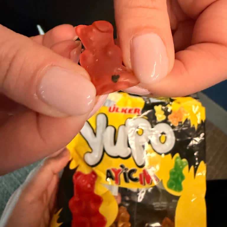 Yupo Ayıcık Jelibonunda Siyah Taş Benzeri Yabancı Madde