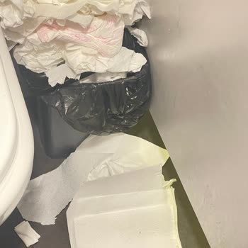 Sos Gelmemesi Ve Hijyen Sorunları Nedeniyle HD İskender Kadıköy Şubesine Güvenim Azaldı