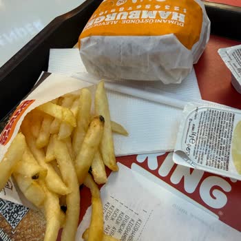 Burger King Çocuk Menüsü Patatesleri Çürük Çıktı, Tam Ücret İadesi Talep Ediliyor