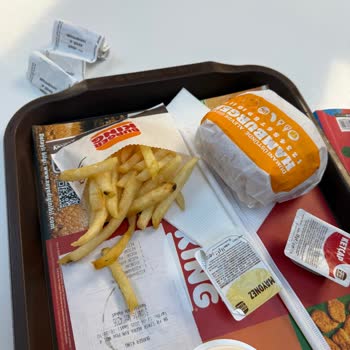 Burger King Çocuk Menüsü Patatesleri Çürük Çıktı, Tam Ücret İadesi Talep Ediliyor