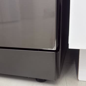 Garanti Süresindeki Bulaşık Makinesinin Dış Kapak Soyulması Ücretsiz Değiştirilmeli