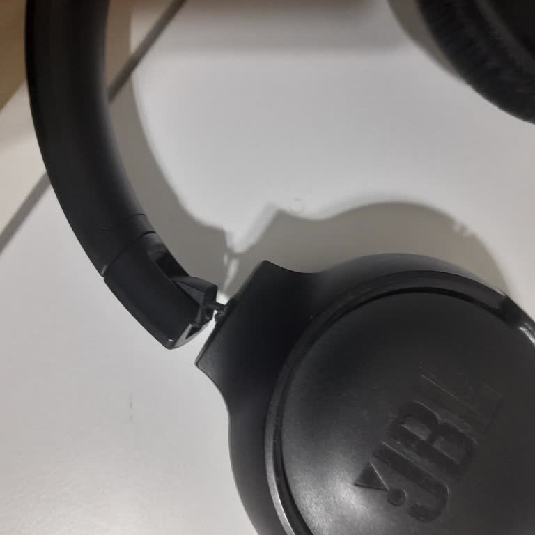 JBL Kulaklıkta Ses Düğmesi Nedeniyle Eklem Kırılması Ve Garanti Talebi