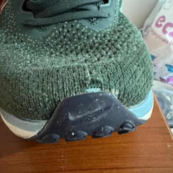 FLO'dan Ayıplı Nike Ayakkabı İçin Ücret İadesi Ve Değişim Talebi