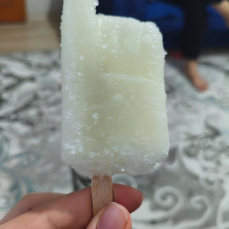 Algida Buz Parmak Dondurmanın Beyaz Rengi Ve Hijyen Endişesi