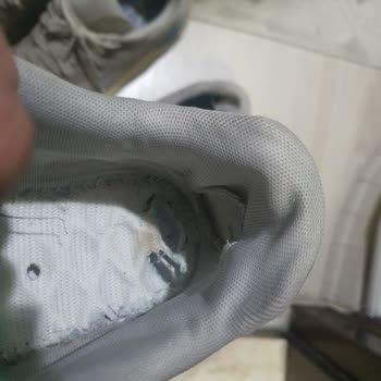 Ayakkabılar 2 Ay Sonra Kullanılamaz Hale Geldi, Satış Sonrası Yardım Reddetti