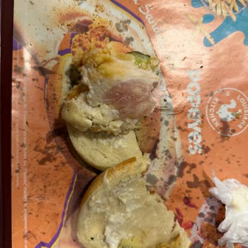 Popeyes'ten Çiğ Tavuk Ve Sağlık Riski Nedeniyle Ücret İadesi Talebi