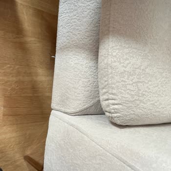 Çizik Gelen Orta Sehpa Ve Leke Bulunan Kanepe İçin Değişim Talebi