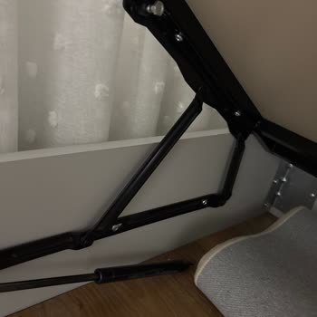 Kelebek Mobilya Genç Odası Takımının Parçalanması Ücretsiz Onarım Talebi