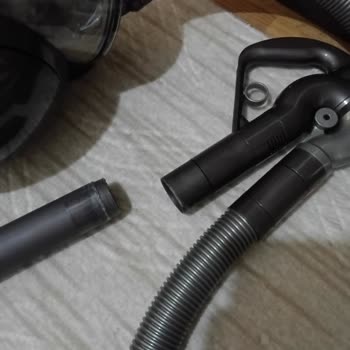 Dyson Ball Absolute 2'de 10 Günlük Kullanımda Kırık Parçalar Ve Haksız Kullanıcı Hatası