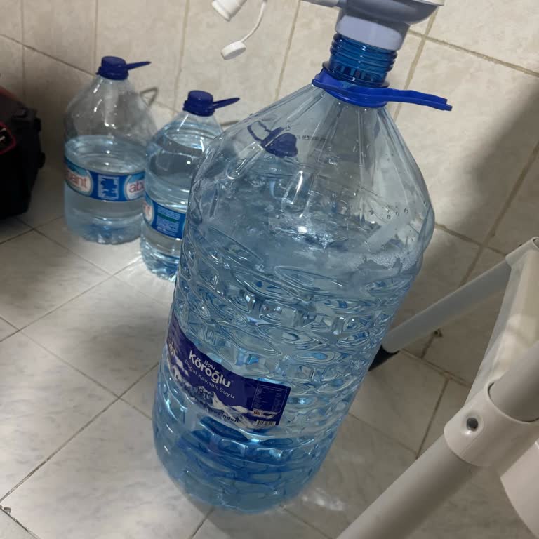 Köroğlu Damacanasında Şeffaf Parçacıklar Görüldü: Sağlık Endişesi