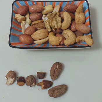 Ünal Kuruyemiş’teki Bozuk Bademler Nedeniyle Sağlık Riski Ve Tazmin Talebi