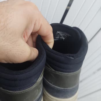 Ayakkabının İç Astarı Kısa Sürede Yırtıldı Ve Bağcık Metalinde Kırılma Şikayeti