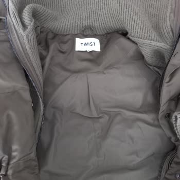 Montun İç Dolgu Malzemesinin Toplanması Ve Kullanıcı Hatası İddiasına Karşı İade/Değişim Talebi