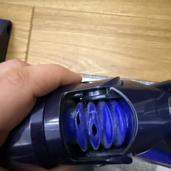 Dyson Garanti Altındaki Yan Lastik Sorunu Tekrarlıyor Ücretli Değişim Teklifi Kabul Edilemez