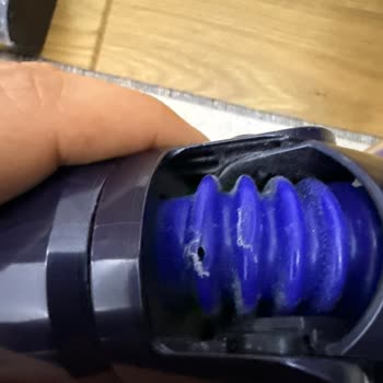 Dyson Garanti Altındaki Yan Lastik Sorunu Tekrarlıyor Ücretli Değişim Teklifi Kabul Edilemez