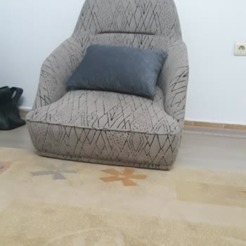 Koltuk Ayakları Kırıldı, Onarım İlgisi Yok