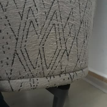 Koltuk Ayakları Kırıldı, Onarım İlgisi Yok