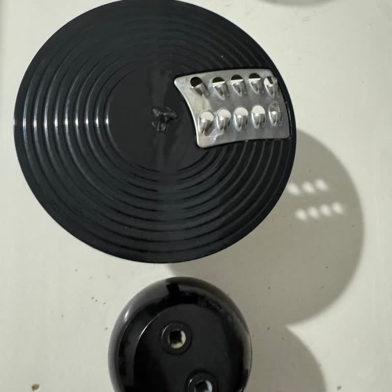 Blender Setinde Aşırı Ses Ve Kırılan Rende Aparatı