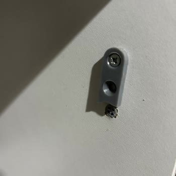 Adore Ayakkabılığın Kırılan Plastik Parçaları İçin Yedek Parça Talebi