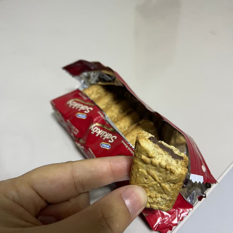 Önceden Isırılmış Görünen Bisküvi Hijyen Endişesi Ve Telafi Talebi