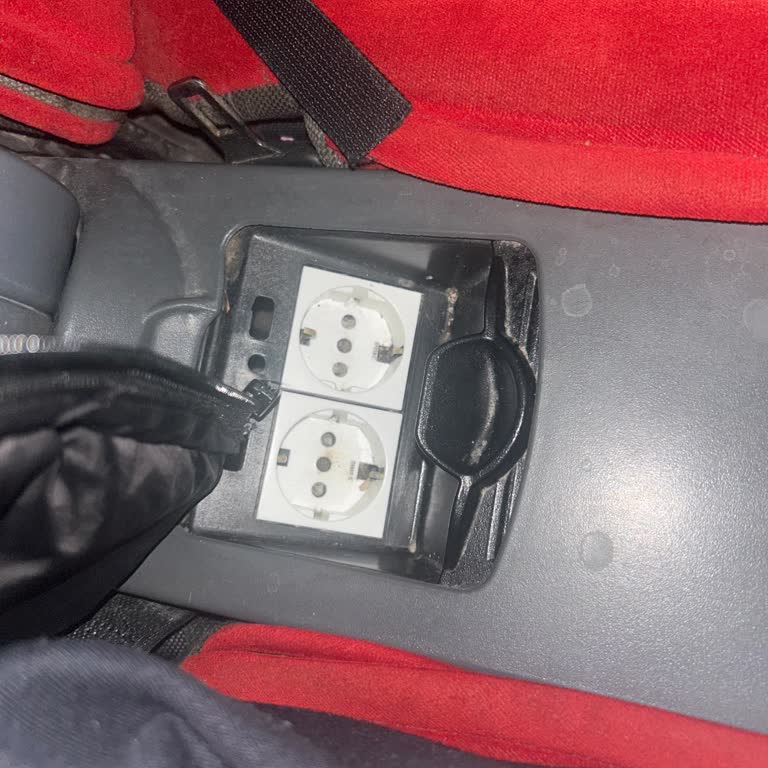 Csr Turizm'le Seferde Priz Arızası Nedeniyle Şarj Edilemedi, Bilet İadesi Talep Ediyorum