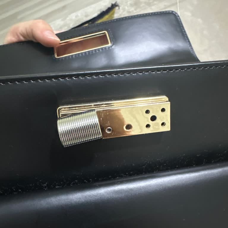 Kilit Mekanizması Tek Kullanımda Bozuldu, Çanta Değişimi Talep Ediyorum