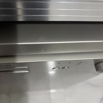 Üst Kapak Renk Değişimi Garanti Kapsamında Parça Değişimi İstiyorum