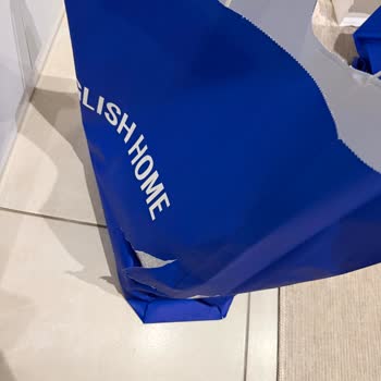 Özensiz Paketleme Ve Kırık Ürün Üzerine Saygısız Personel Tavrı