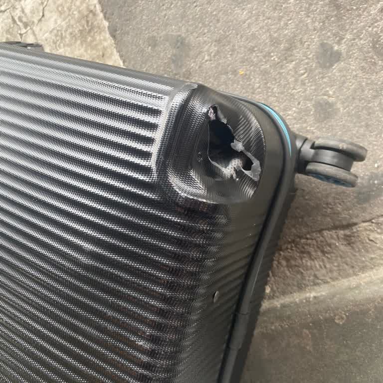 Ajet Uçuşumda Kırılan Valiz Ve Jack Daniels Şişesi İçin Tazminat Talebi