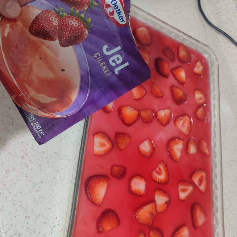 Dr. Oetker Çilekli Jel Tarife Uyumuna Rağmen Donmadı Ve Misafirler Önünde Hayal Kırıklığı