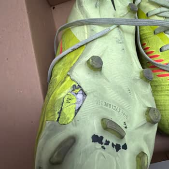 Nike Çocuk Kramponu Kırıldı: 15 Gün İçinde Değişim Talebi