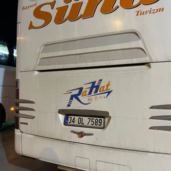 Arızalı Otobüste Yüksek Sıcaklık Ve Kablo Sorunu Nedeniyle Süha Turizm'de Mağduriyet