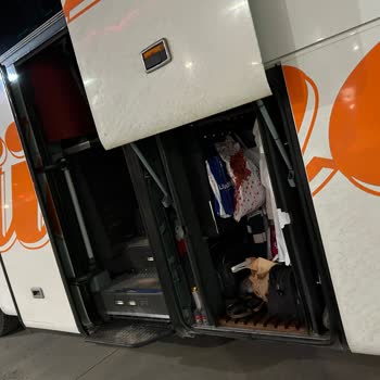 Arızalı Otobüste Yüksek Sıcaklık Ve Kablo Sorunu Nedeniyle Süha Turizm'de Mağduriyet