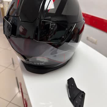 Bagaj Profilinin Çarpmasıyla Yeni Kaskım Kırıldı Ve Mağdur Oldum