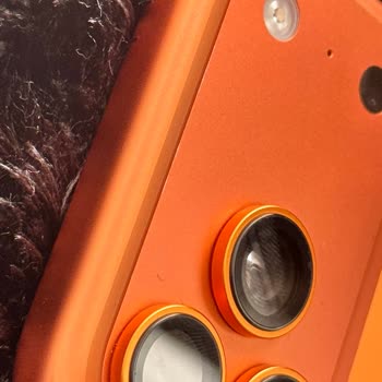 Apple 17 Pro Max Kamera Çerçevesi Renk Soyulması Garantiden Değişim İstiyorum