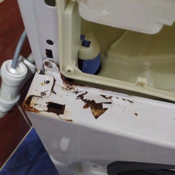 Arçelik Çamaşır Makinesi İki Yılda Paslandı, Servis Yardımsız