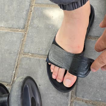 Ceyo Nomi Napoli-2 Terliğinde İlk Kullanımda Açılma Ve Kaplama Dökülmesi, Satıcıya Ulaşılamama