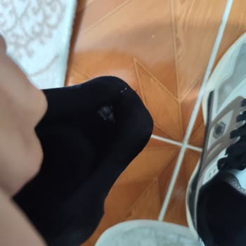 Kısa Sürede Yırtılan FLO Ayakkabıda Mağaza Kullanıcı Hatası Dedi Ve Değişim Bekliyor