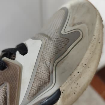 Kısa Sürede Yırtılan FLO Ayakkabıda Mağaza Kullanıcı Hatası Dedi Ve Değişim Bekliyor