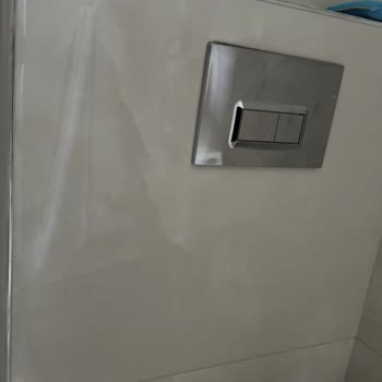 Vitra Gömme Rezervuarı İlk Günden Su Kaçırdı, Garanti Sorumluluğu Tüketiciye Yükleniyor