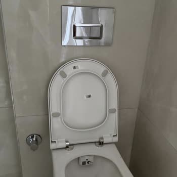 Vitra Gömme Rezervuarı İlk Günden Su Kaçırdı, Garanti Sorumluluğu Tüketiciye Yükleniyor