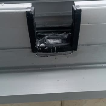 Eksik Ve Hasarlı Cam Balkon Teslimatı, Söz Verilen Servislerin Gelmemesi