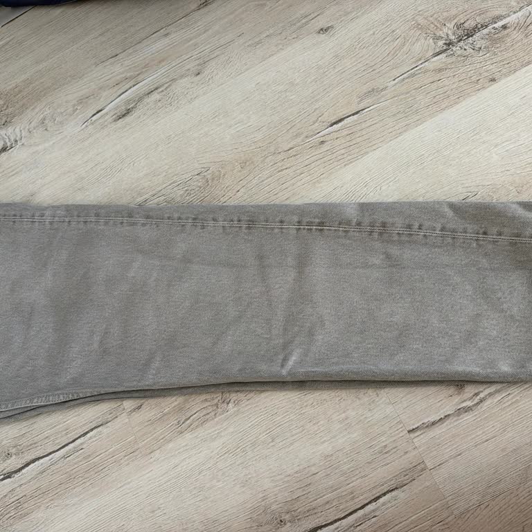 Paçası Dönen Pantolon İçin H&M'den Yetersiz Çözüm Teklifi