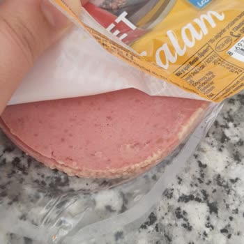 Namet Hindi Salamı Üzerindeki Anormal Tomurcuklanma Ve Sağlık Endişesi